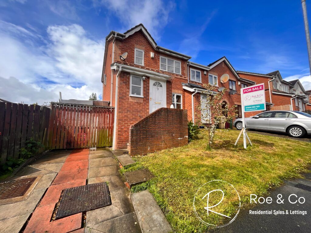3 bed town house for sale in Road, Great Lever, Bolton BL3