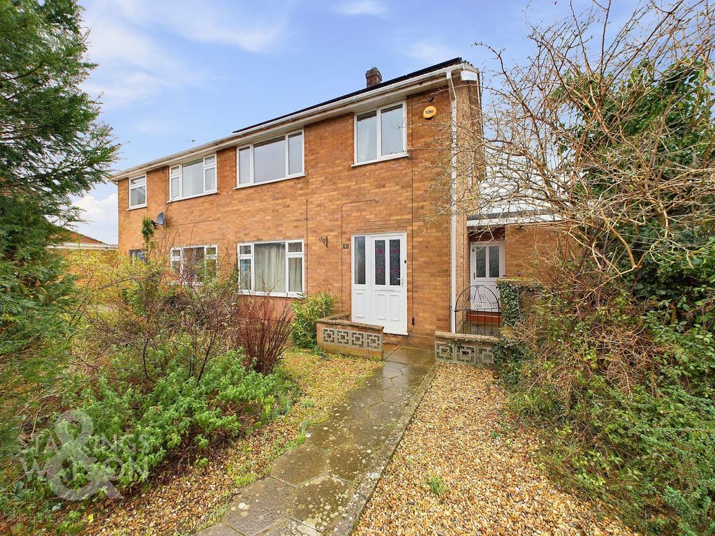 2 bed semidetached house for sale in Leewood Crescent, Costessey