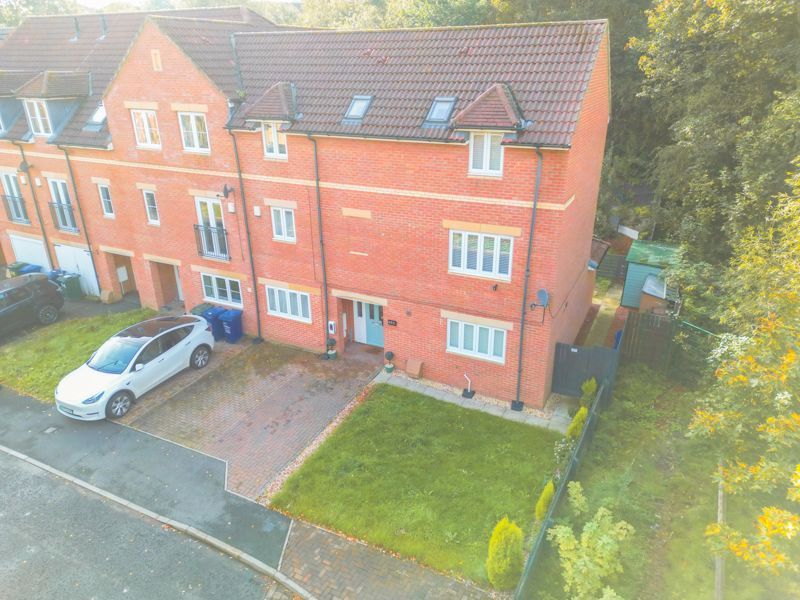 4 bed town house for sale in Mill Vale, Newburn, Newcastle Upon Tyne
