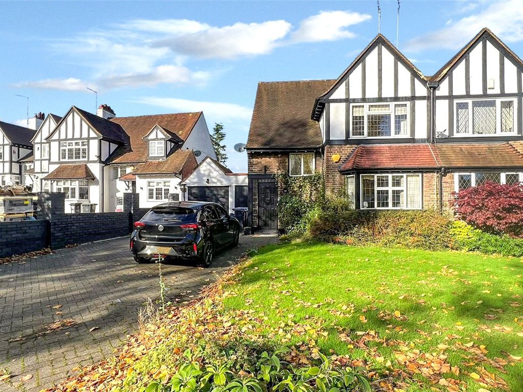 3 bed semidetached house for sale in Lancaster Avenue, Hadley Wood