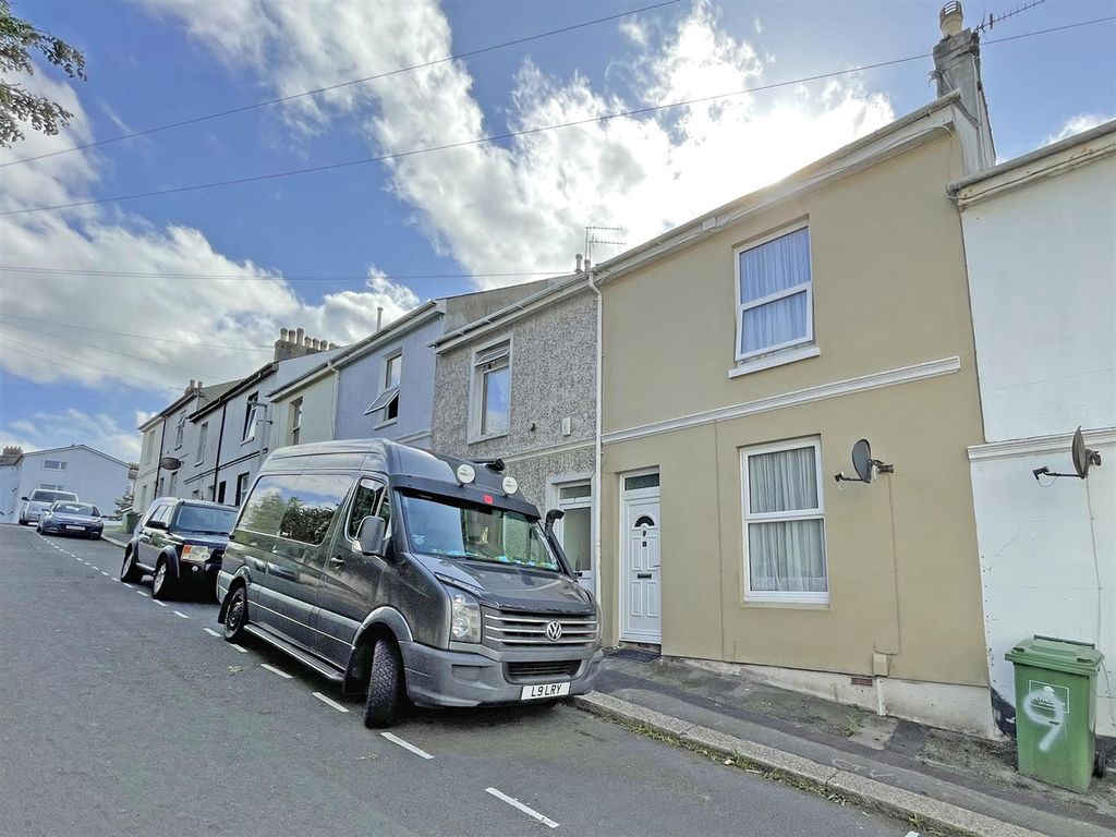 3 bed terraced house for sale in Valletort Place, Stonehouse, Plymouth
