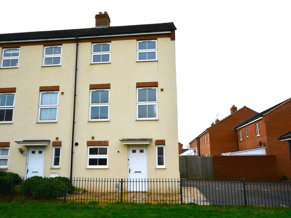 5 bed end terrace house to rent in Buckenham Walk Kingsway, Quedgeley