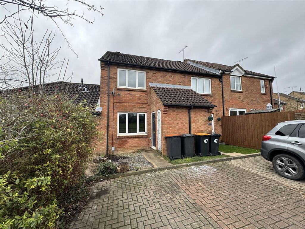 2 bed terraced house for sale in Northview Road, Houghton Regis