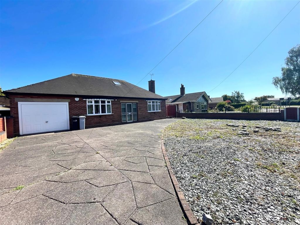 3 bed detached house for sale in Vicarage Lane, Elworth, Sandbach CW11