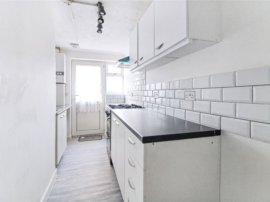 2 bed terraced house for sale in Fox Street, Gillingham, Kent ME7 Zoopla