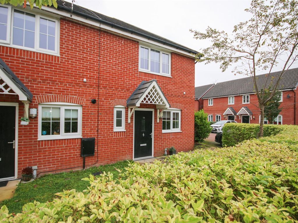 2 bed end terrace house to rent in Mensforth Close, Stretford