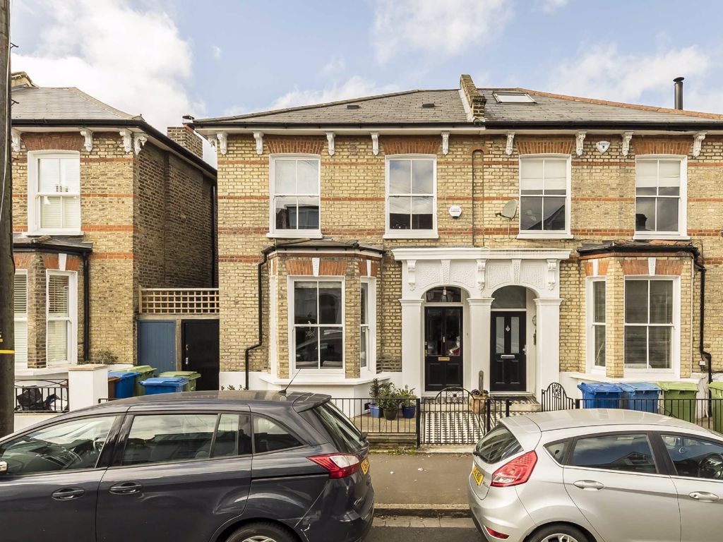 Derwent Grove, London SE22  