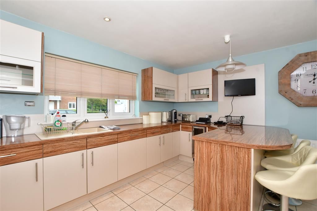 4 bed town house for sale in The Lakes, Larkfield, Kent ME20 Zoopla