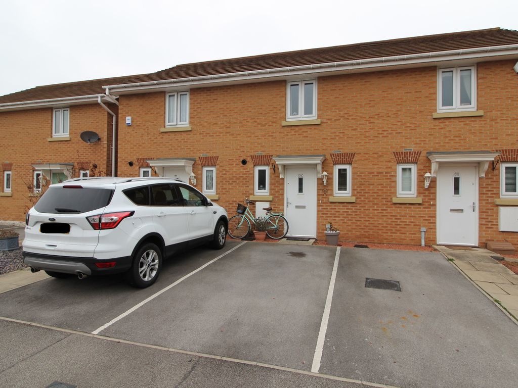 2 bed terraced house to rent in Sunningdale Way, Gainsborough DN21, £