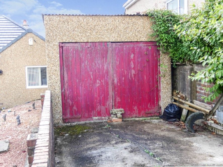 Parking/garage for sale in Garage & Drive, Next To 29 Monkwray Brow