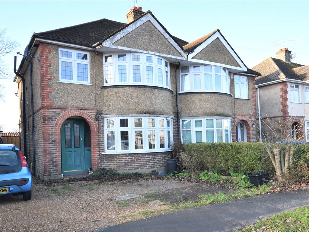 3 bed semidetached house for sale in Hevers Avenue, Horley RH6 Zoopla