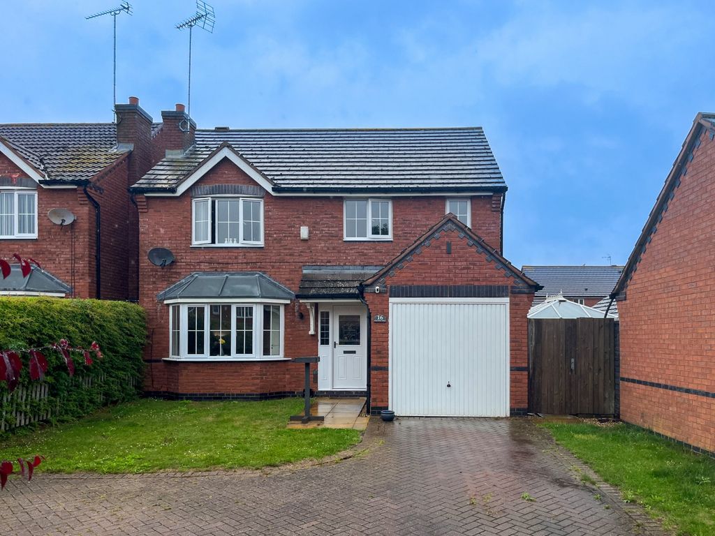 4 bed detached house to rent in Iron Duke Close, Daventry NN11 Zoopla
