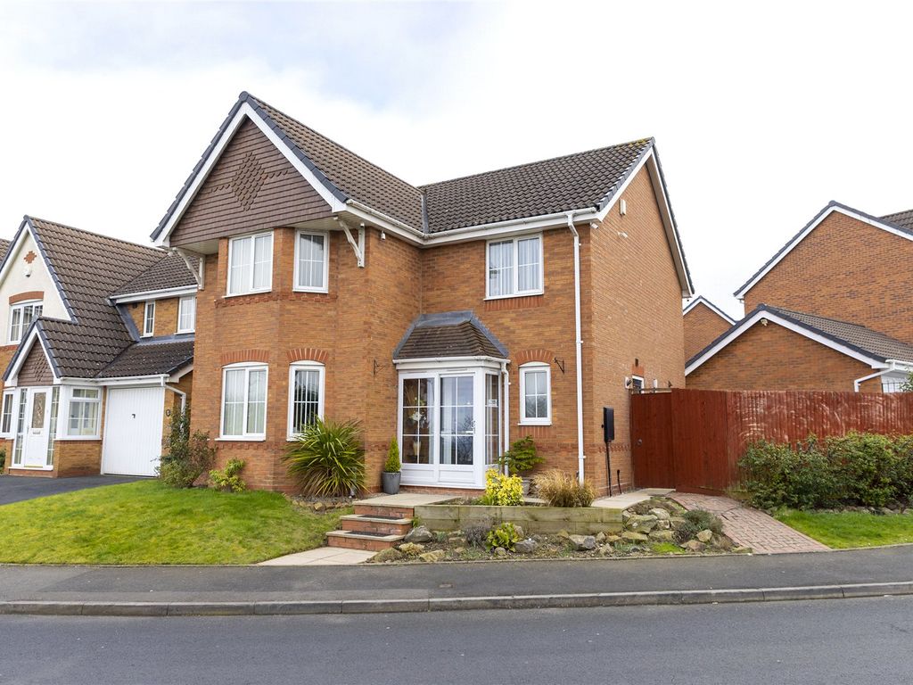 4 bed detached house for sale in View Point, Tividale, Oldbury, West
