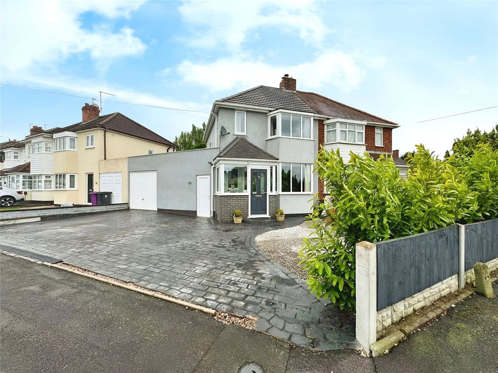 3 bed semidetached house for sale in Colman Avenue, Wolverhampton