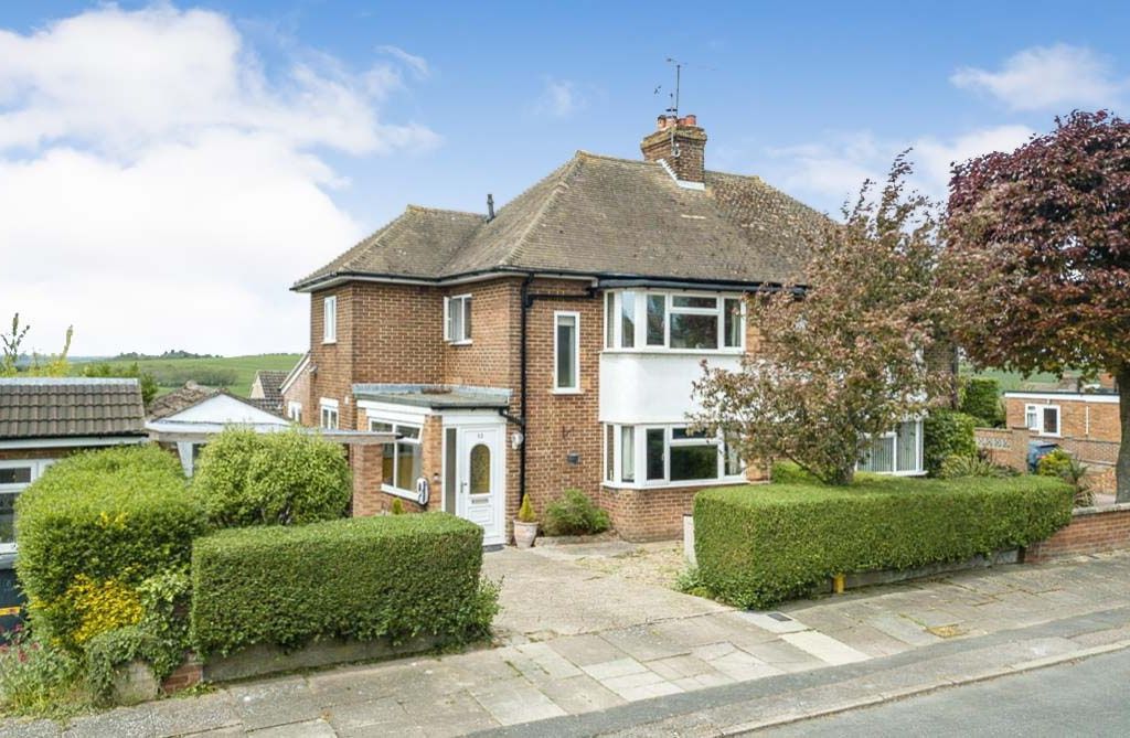 3 bed semidetached house for sale in Marina Drive, Dunstable