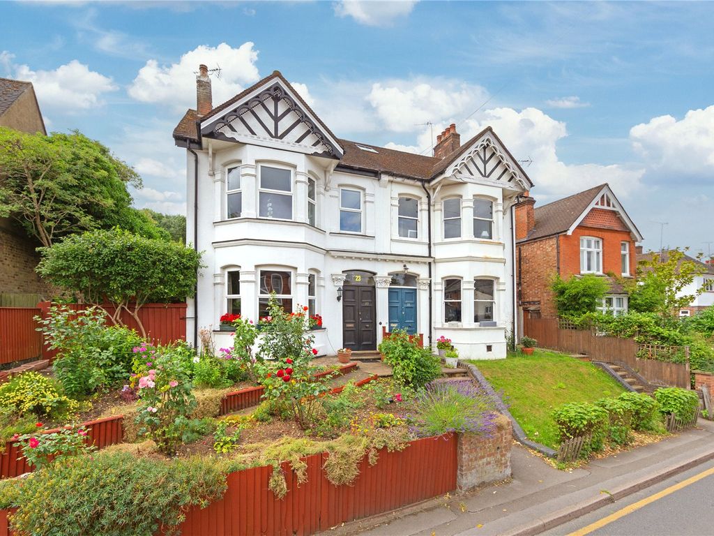 4 bed semidetached house for sale in Aldenham Road, Radlett