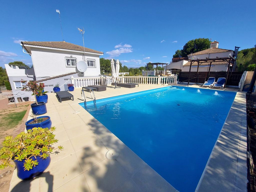 5 bed villa for sale in 46160 Llíria, Valencia, Spain, £201,595 Zoopla