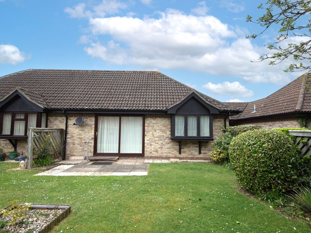 2 bed semidetached bungalow for sale in The Maltings, Thatcham RG19, £