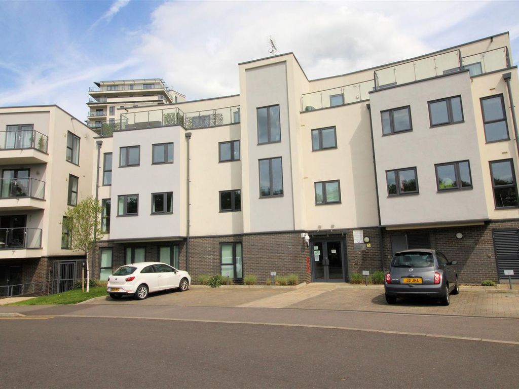 1 bed flat to rent in Bradfield Close, Woking GU22 Zoopla