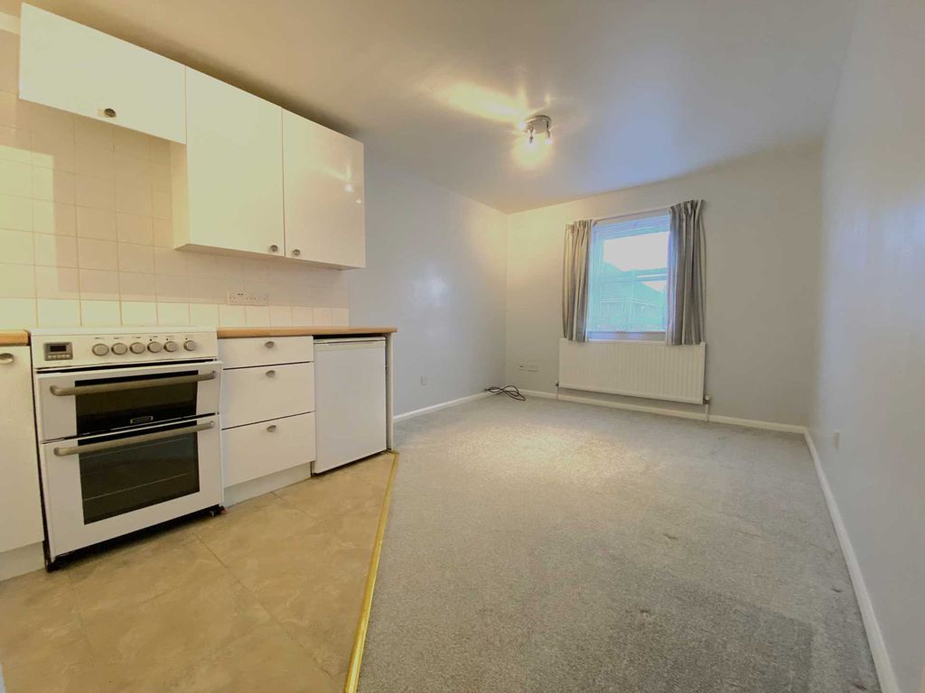 1 bed flat to rent in Wivelsfield, Eaton Bray LU6, £775 pcm Zoopla