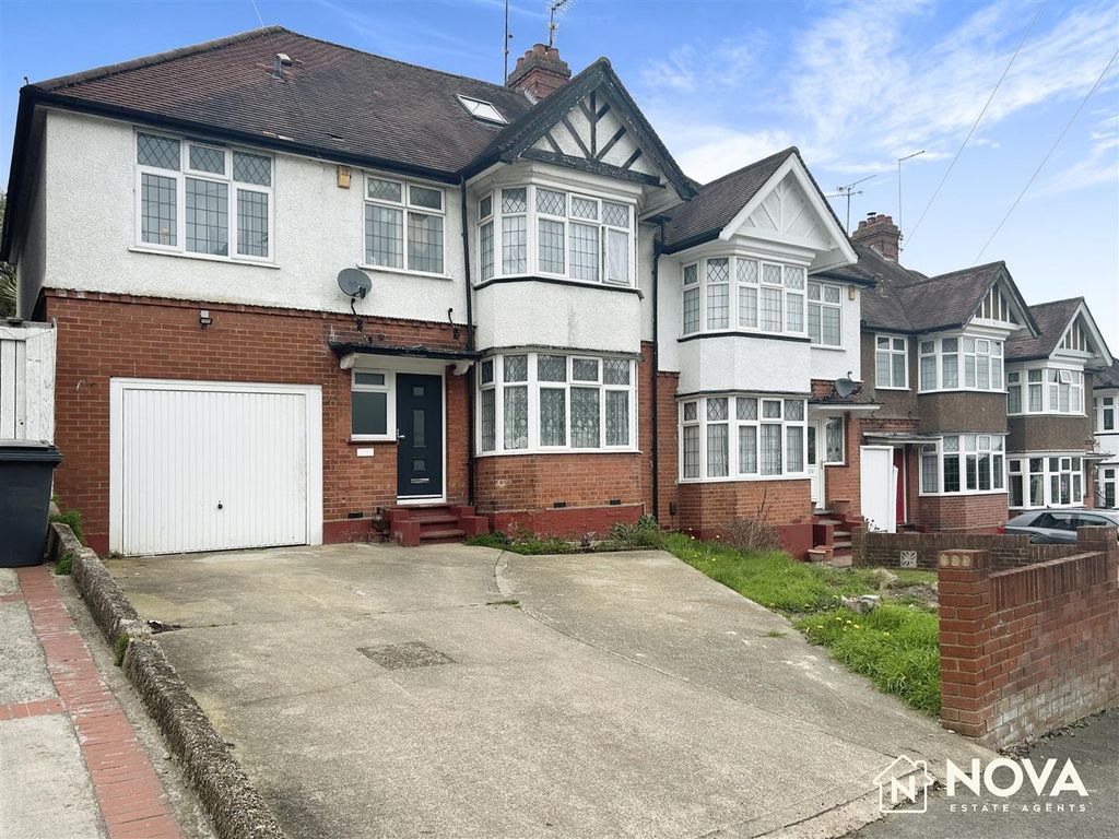 7 bed property for sale in Cutenhoe Road, Luton LU1 Zoopla