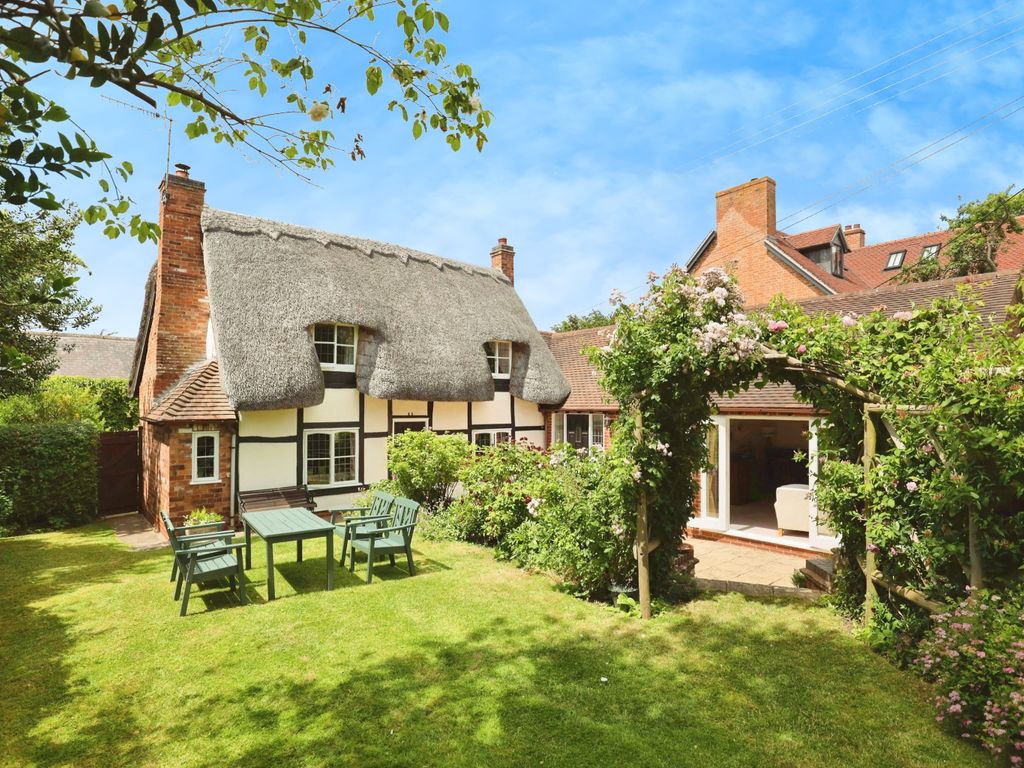 3 bed detached house for sale in Willow Bank, Welford On Avon