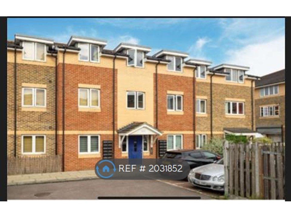 2 bed flat to rent in Tiptaft House, Mitcham CR4, £1,600 pcm Zoopla