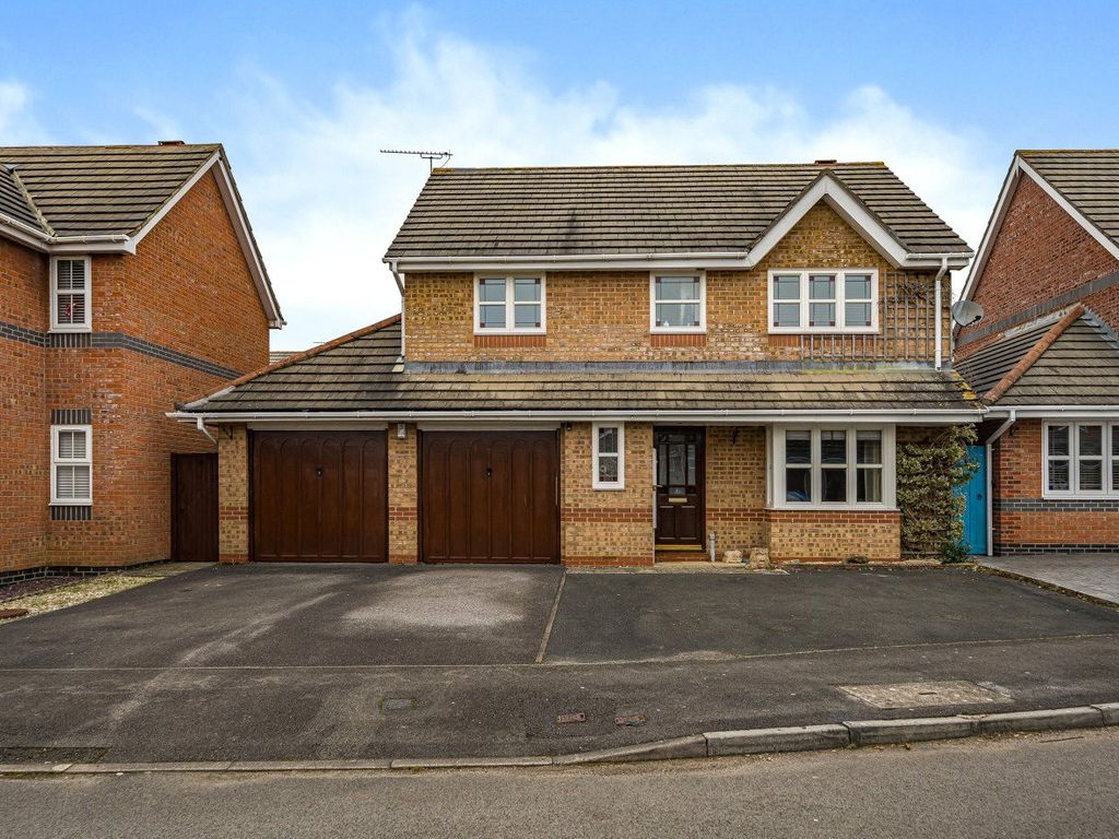 4 bed detached house for sale in Furze Close, Peatmoor, Swindon SN5