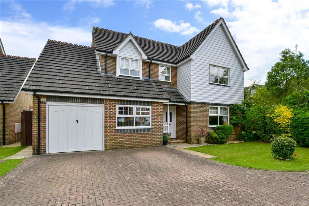 5 bed detached house for sale in Blakes Farm Road, Southwater, Horsham