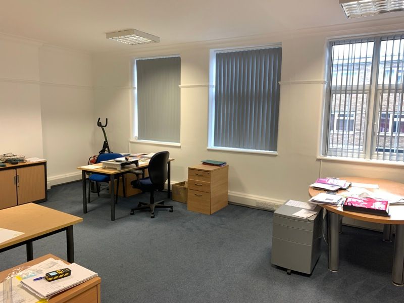 Office to let in Suite 2, Alexander House, 7 Oaklands Gate, Northwood
