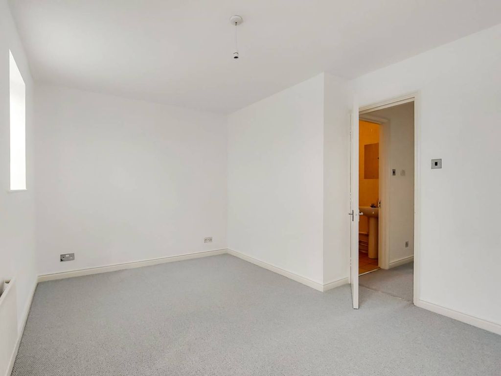 4 bed property for sale in Tollgate Road, Beckton, London E6 Zoopla