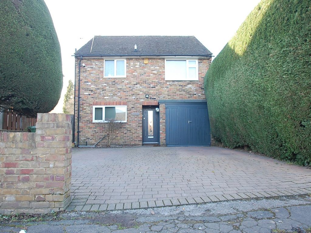 3 bed detached house for sale in Nicol End, Chalfont St. Peter SL9, £735,000 Zoopla