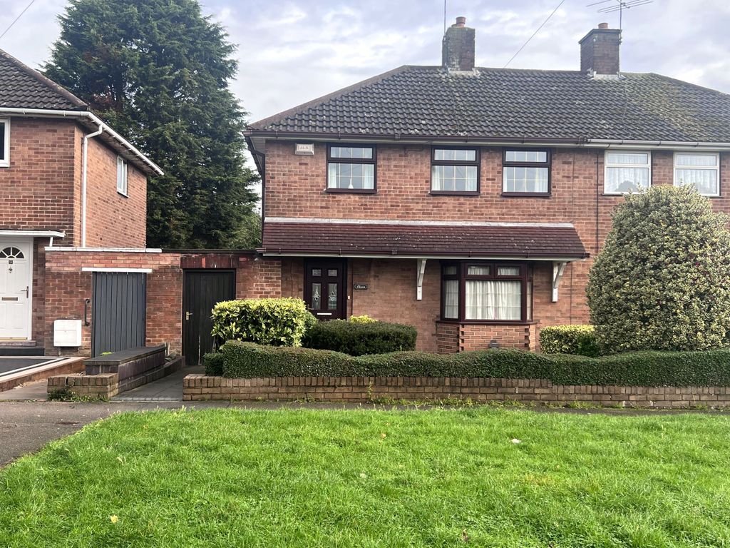 3 bed semidetached house for sale in Cornwall Gate, Willenhall WV12, £