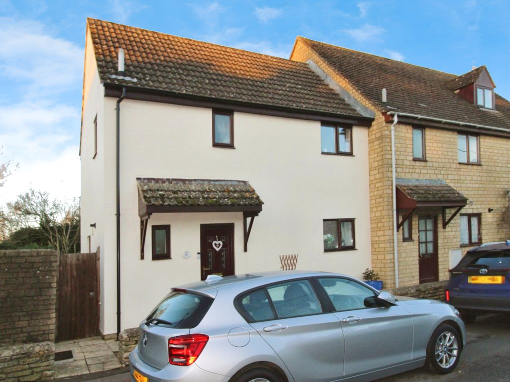 2 bed end terrace house for sale in Bath Road, Cricklade, Swindon SN6
