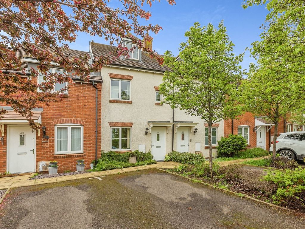 3 bed town house for sale in Pilots Place, Haddenham, Aylesbury HP17, £