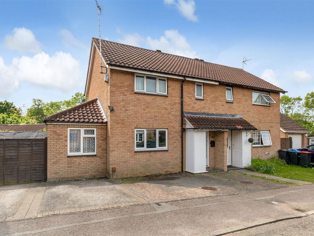 3 bed semidetached house for sale in Cropwell Emerson Valley