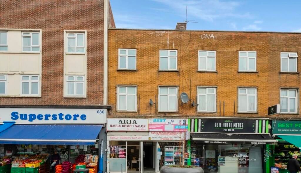 2 bed flat for sale in Uxbridge Road, Hayes UB4 Zoopla