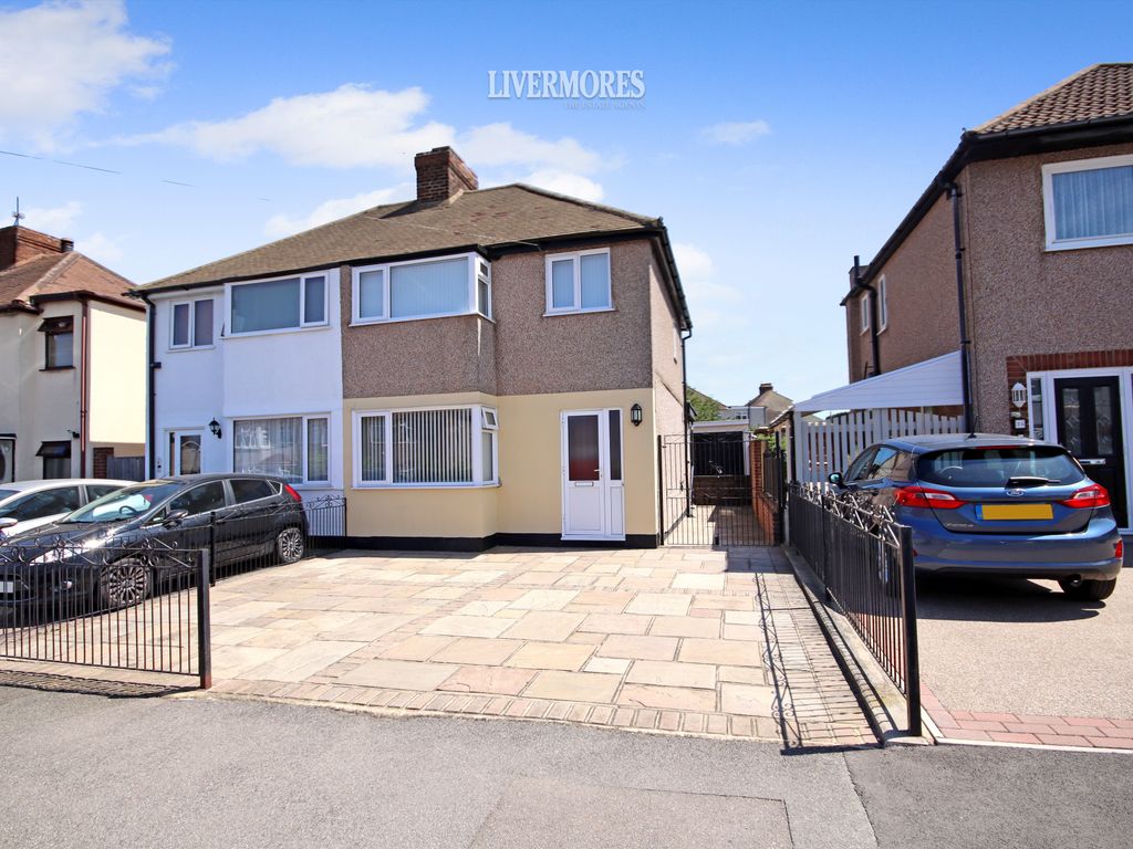 3 bed semidetached house for sale in Princes Avenue, Dartford, Kent