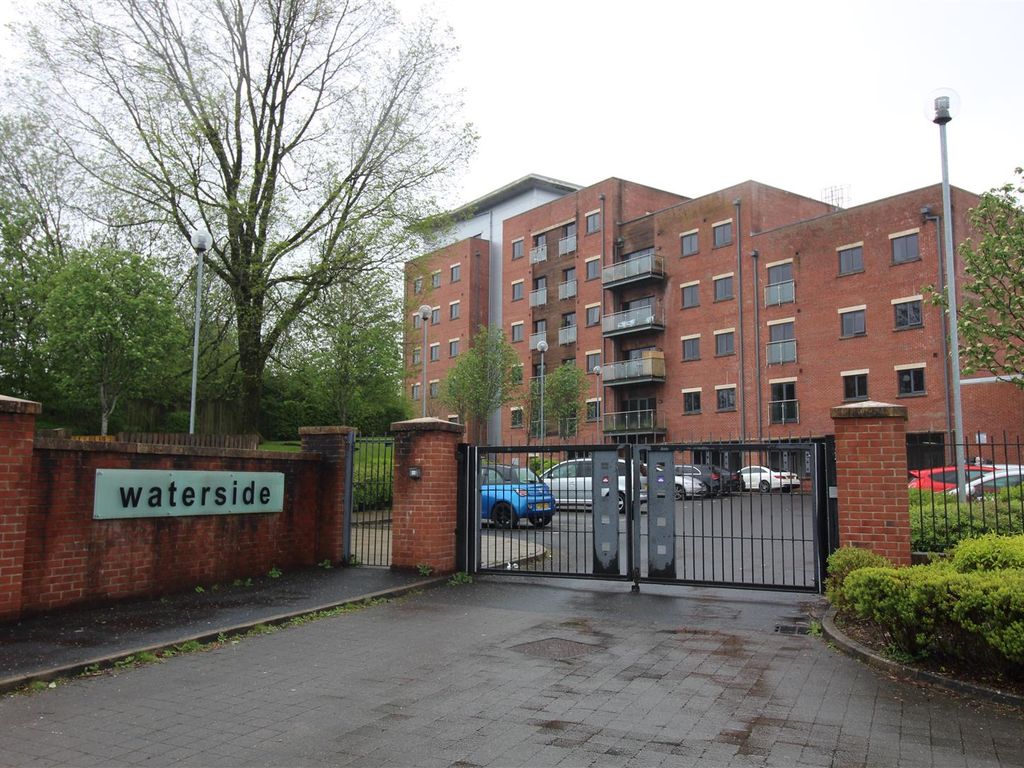 1 bed flat to rent in Waterside, St. James Court West, Accrington BB5