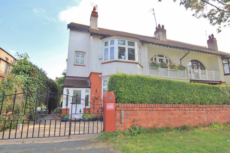 5 bed semidetached house for sale in Queens Drive, Mossley Hill