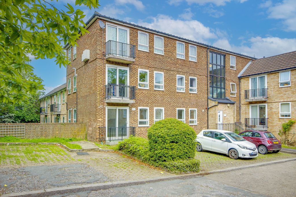 2 bed flat for sale in Avalon Road, Orpington BR6 Zoopla