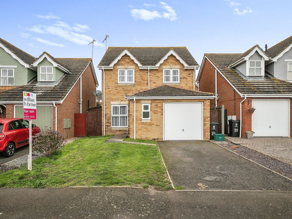 3 bed detached house for sale in Chaffinch Drive, Dovercourt, Harwich