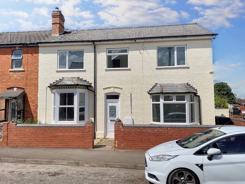 4 bed semidetached house to rent in Upper Howsell Road, Malvern WR14
