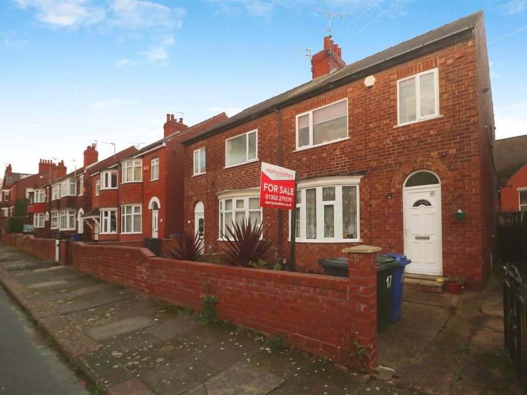 3 bed semidetached house for sale in Larchfield Road, Balby, Doncaster