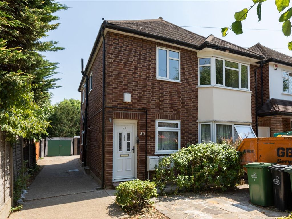 2 bed flat to rent in Farnley Road, London E4 Zoopla