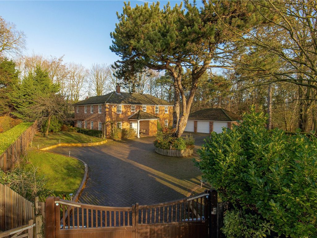 5 bed detached house for sale in Windmill Hill, Exning, Newmarket
