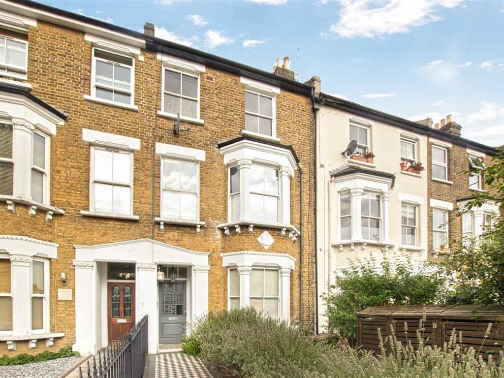2 bed flat to rent in Stanley Road, Teddington TW11, £1,995 pcm Zoopla