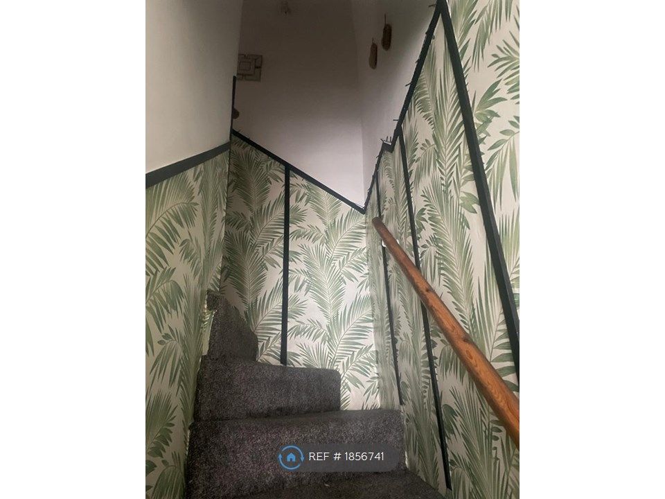 2 bed terraced house to rent in Cobden Street, Clayton, Bradford BD14