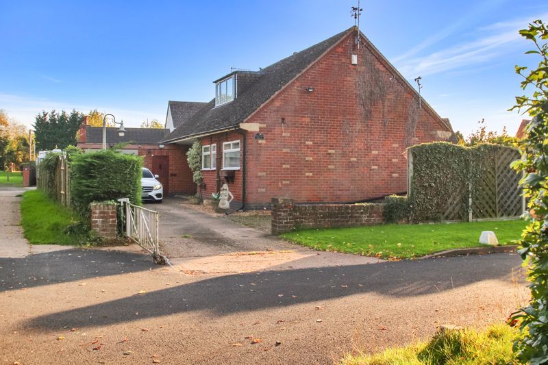 3 bed detached bungalow for sale in Livingstone Avenue, Long Lawford