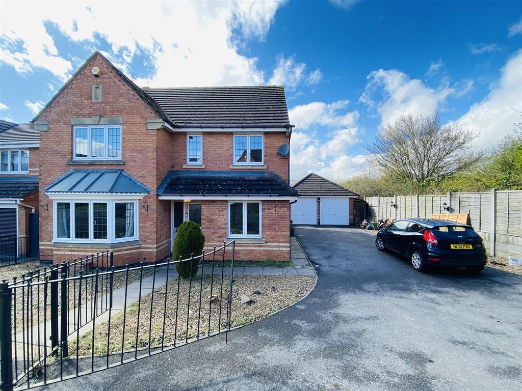 4 bed detached house for sale in Francis Way, Ellistown, Leicestershire